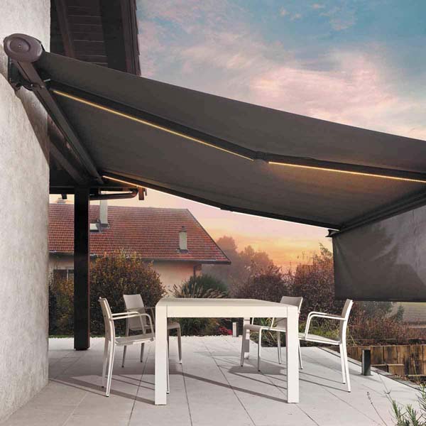 store-coffre-exterieur-ultimo-lambrequin-enroulable-eclairage-led-anthracite